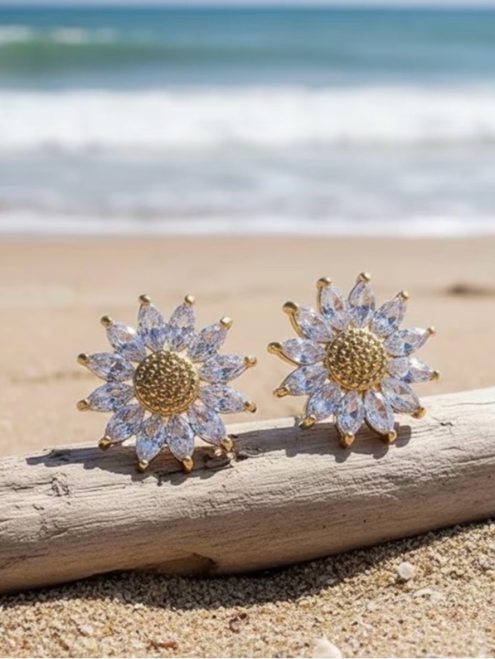 ✨3/$20 Gold Tone Sunflower Crystal Stud Earrings -